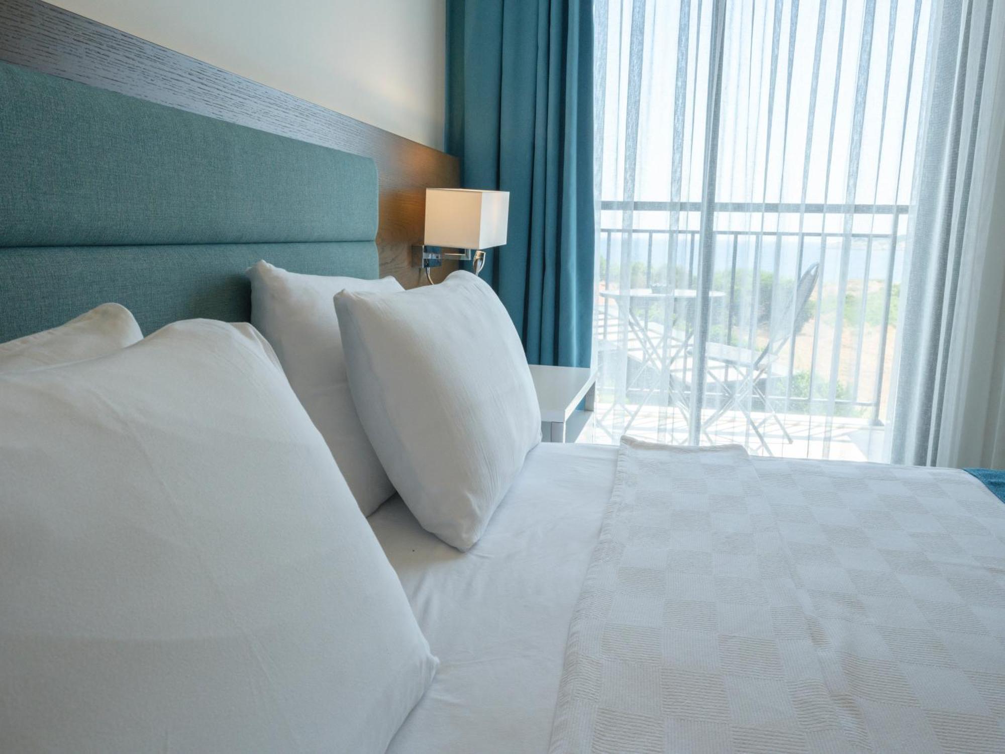 Rosewood Near Delhi Airport 4*