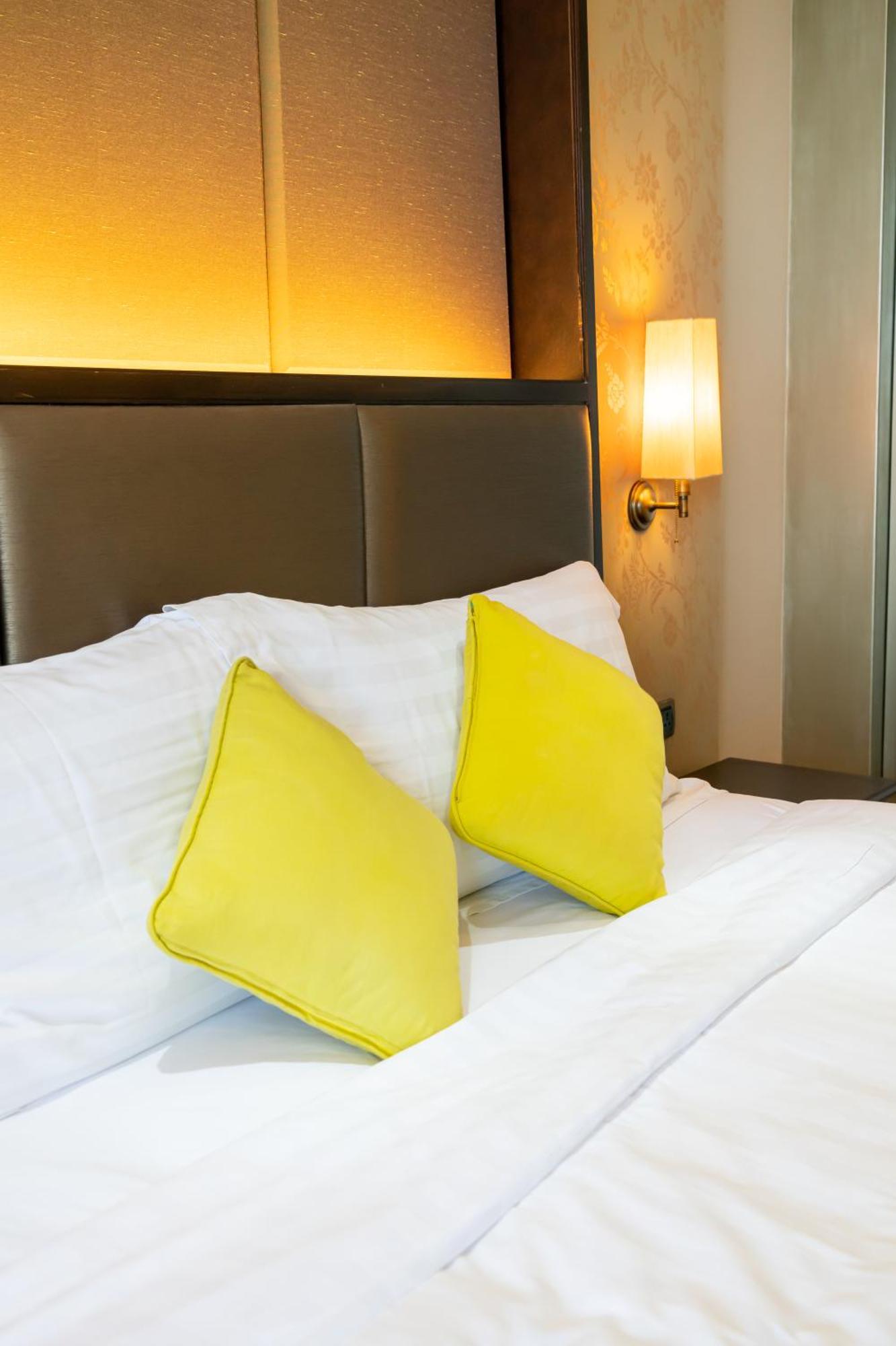 Rosewood Near Delhi Airport Hotel