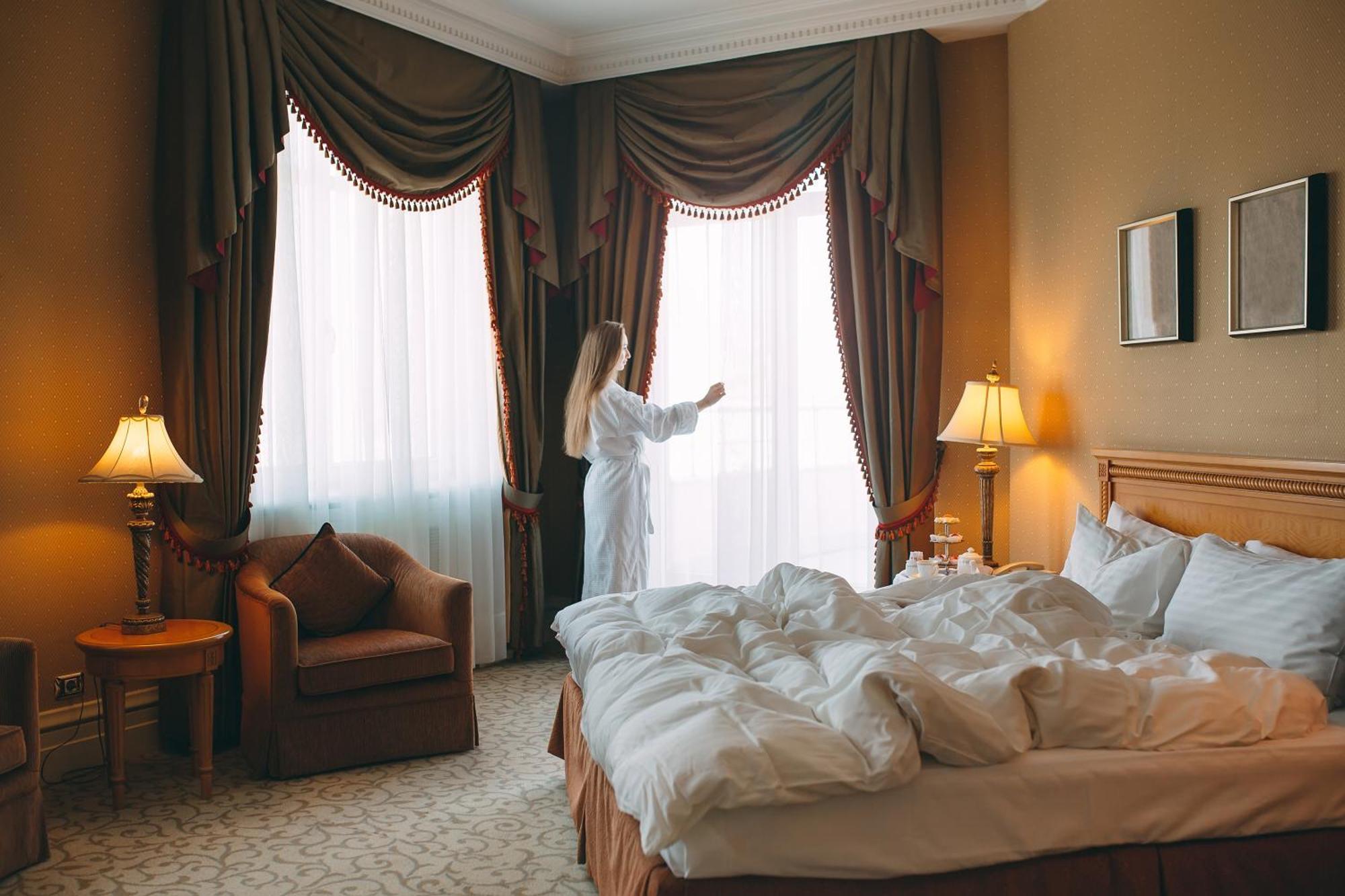 Hotel Rosewood Near Delhi Airport